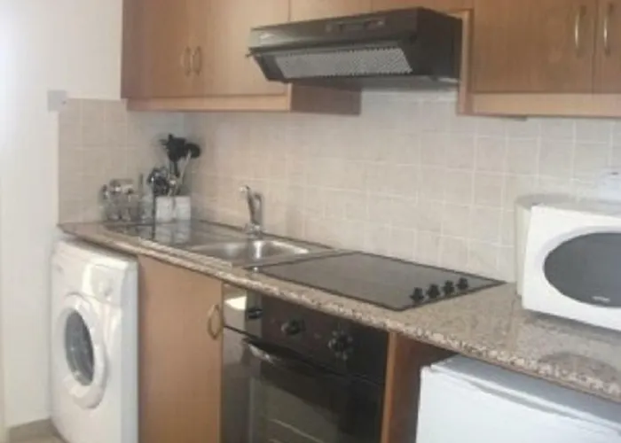 شقة D202 Vanessa Apartments, *